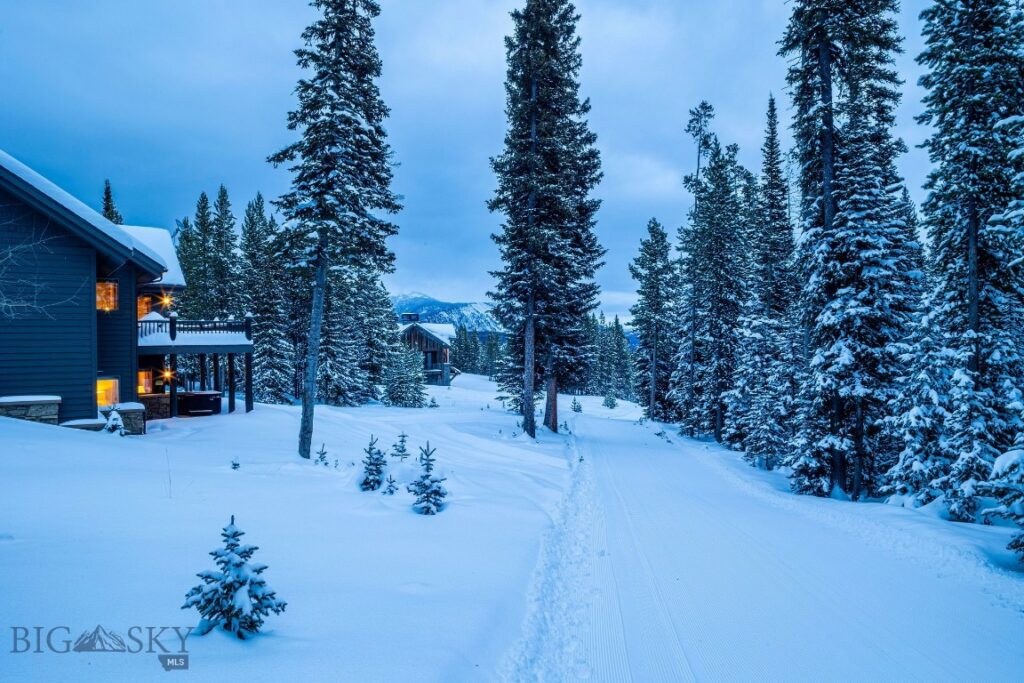 5 Hackamore, Big Sky MT 59716