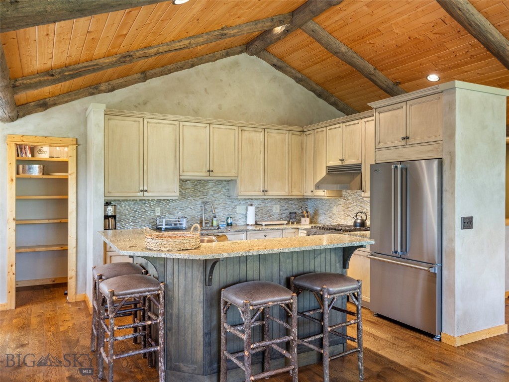 5 Hackamore, Big Sky MT 59716