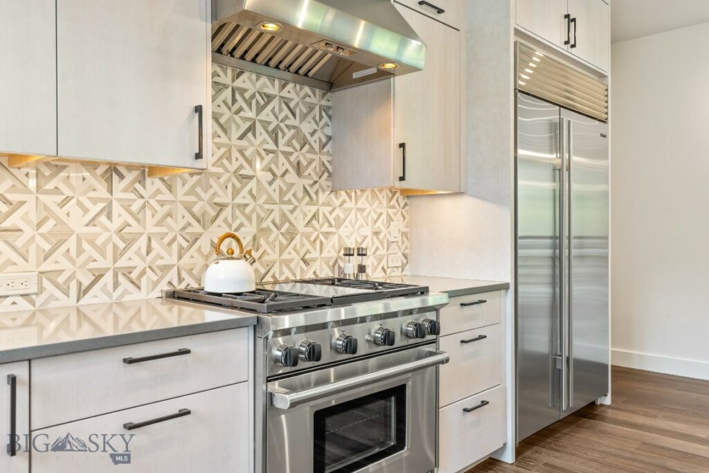 538 Outlook Trail, Big Sky MT 59716