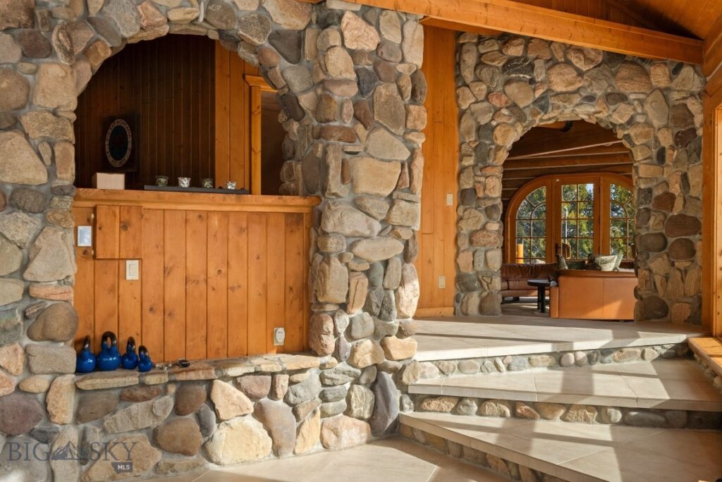 707 Crown Butte Road, Big Sky MT 59716