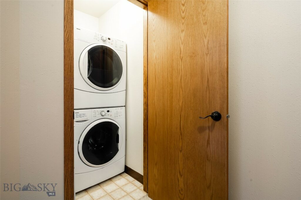 75 Rose Hip Circle, Big Sky MT 59716