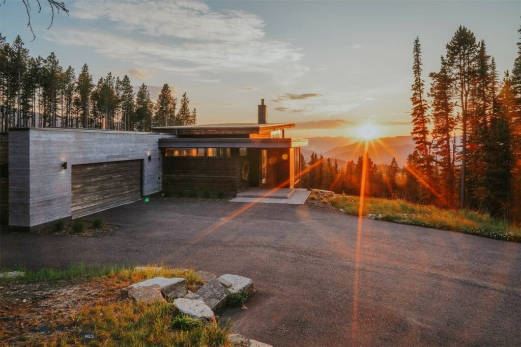 13 Black Moon Road, Big Sky MT 59716