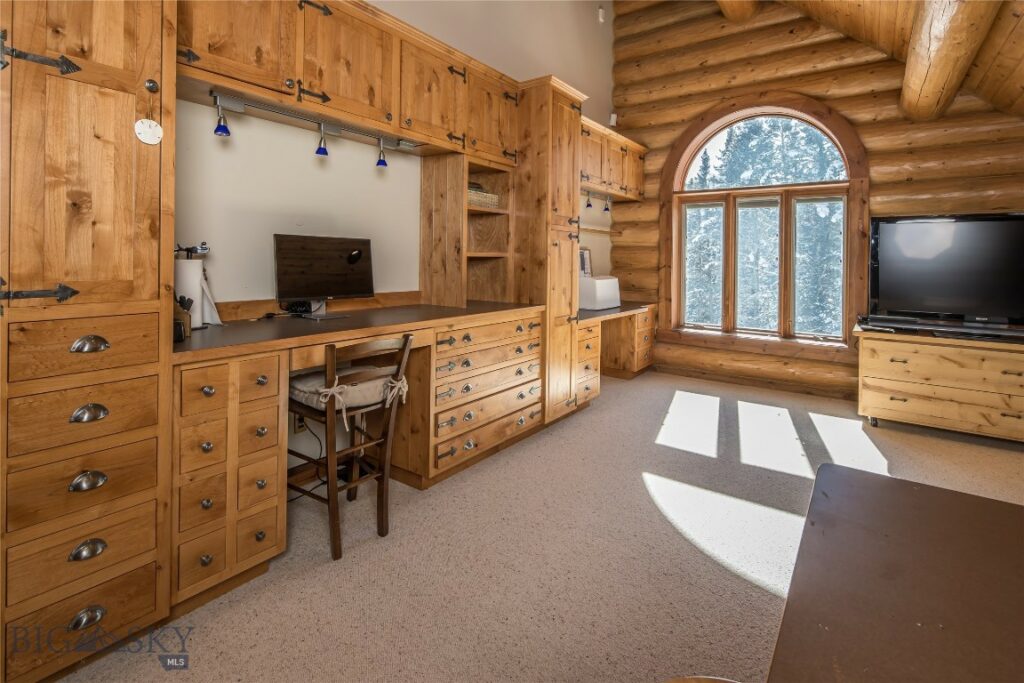 141 Black Wolf Ridge, Big Sky MT 59730