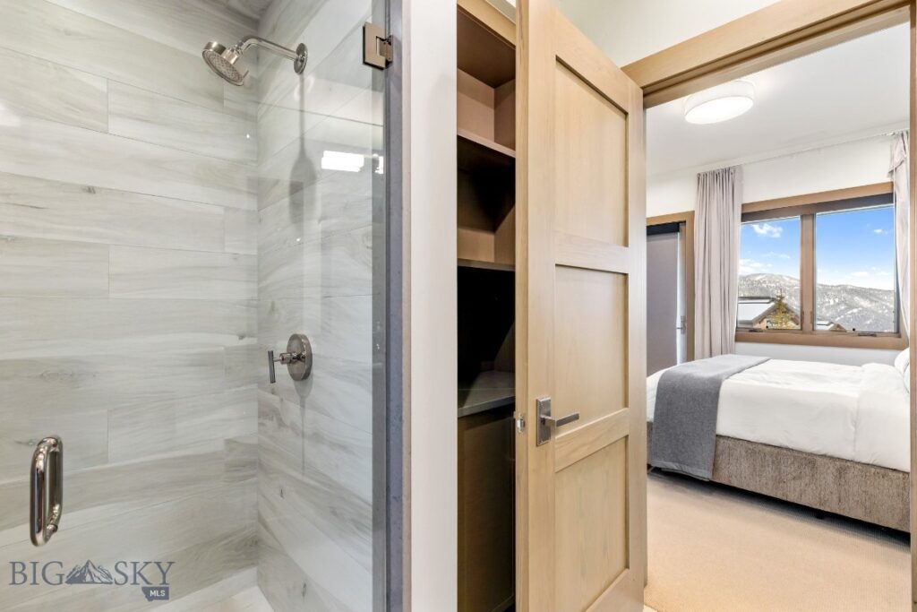 28 Pale Morning Spur, Big Sky MT 59716