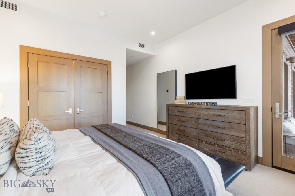 28 Pale Morning Spur, Big Sky MT 59716