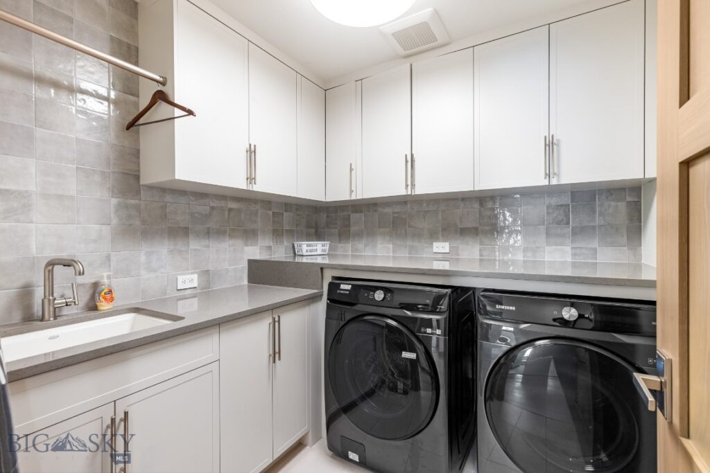 28 Pale Morning Spur, Big Sky MT 59716