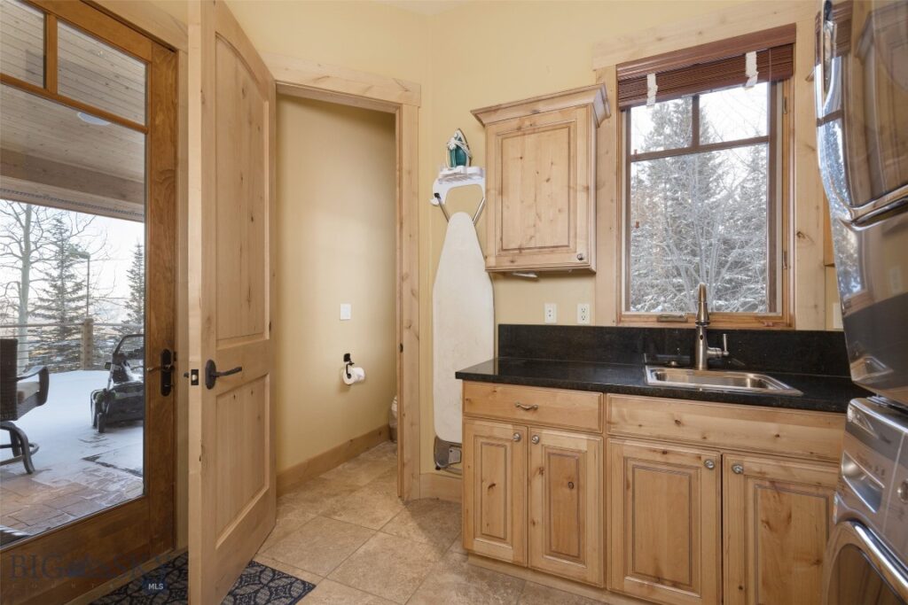 16 Half Hitch, Big Sky MT 59716