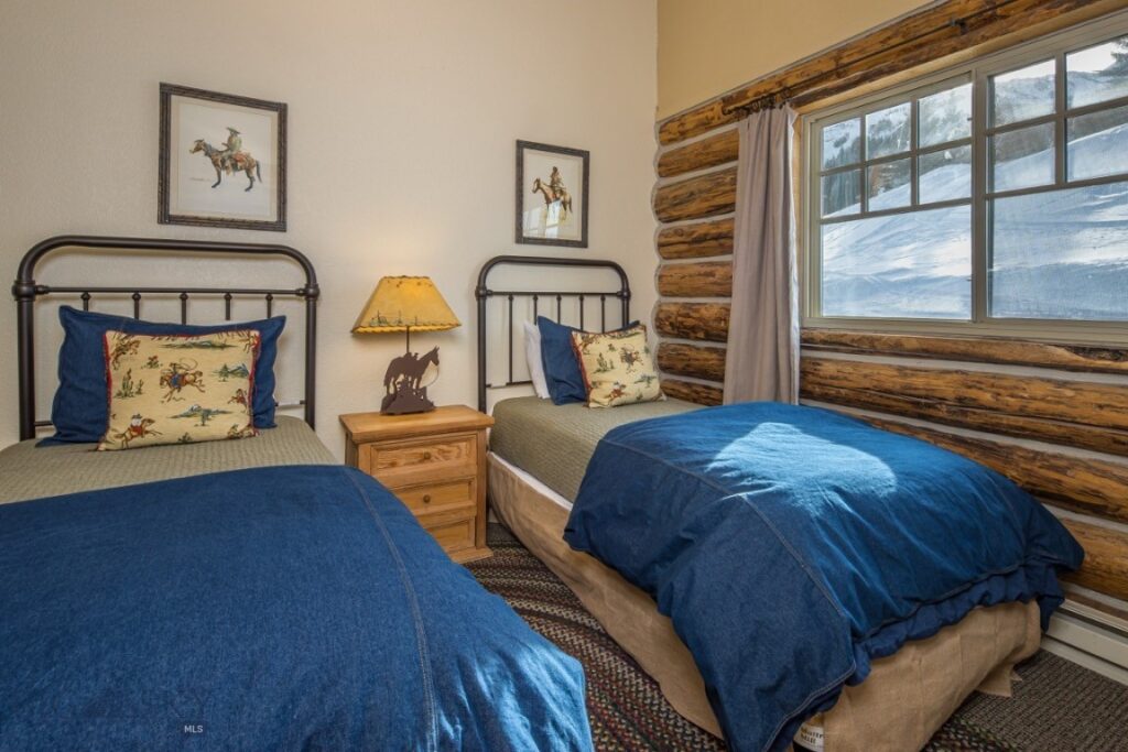 11 Bandit Way, Big Sky MT 59720