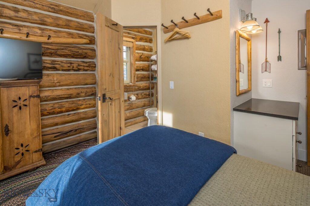 11 Bandit Way, Big Sky MT 59720